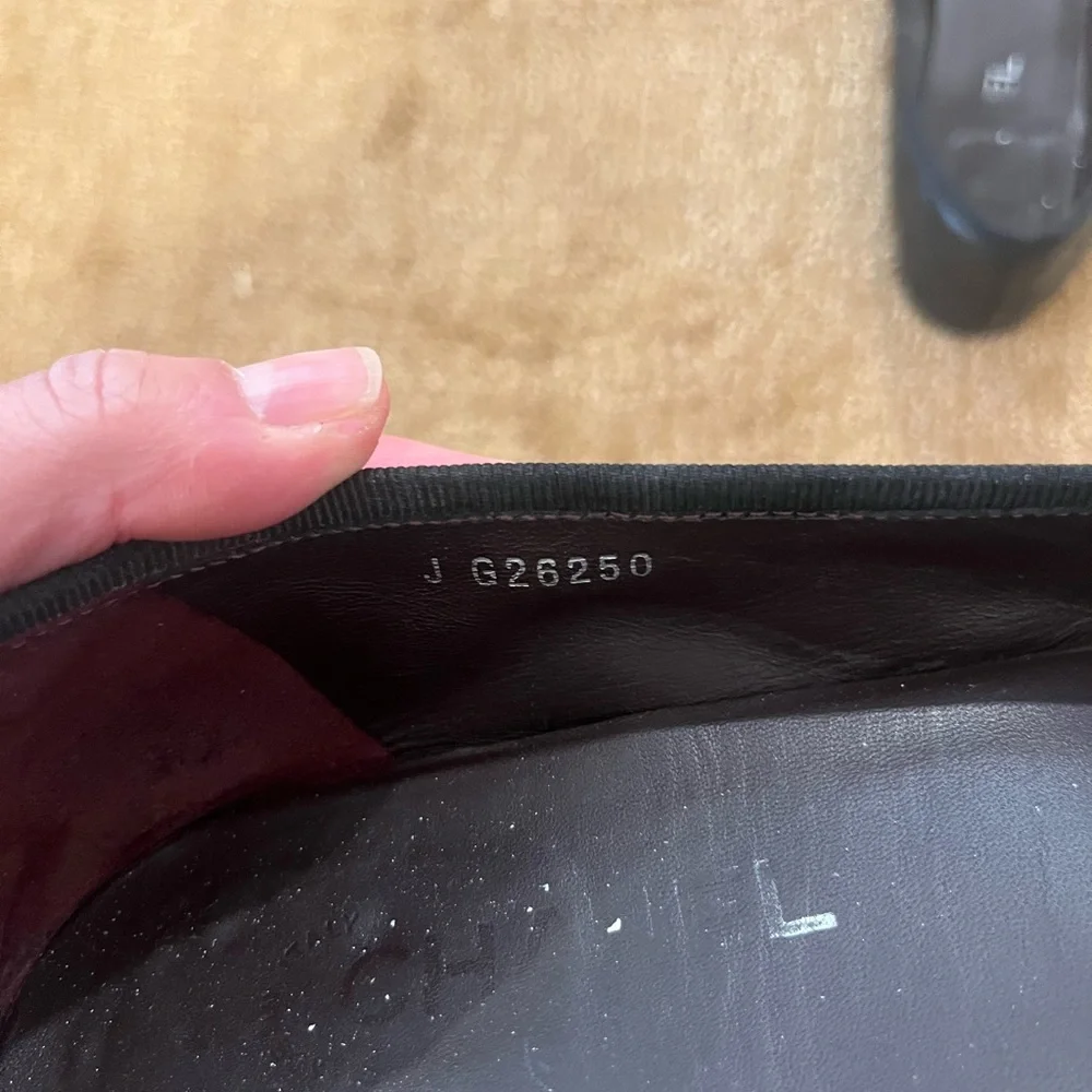 CHANEL Black Quilted Flats - Picture 5 of 10